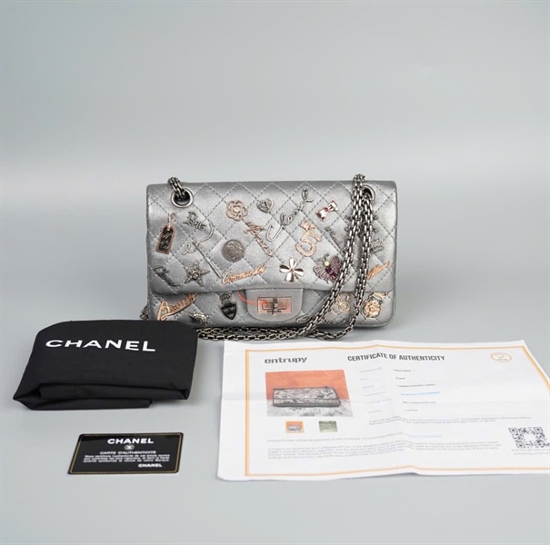 Túi Chanel charm màu bạc (11145621) size 24 (HC) +
