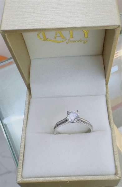 18-58 Nhẫn vàng nữ 18k