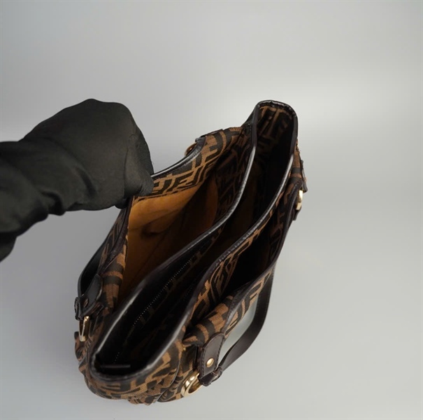 Túi Fendi nâu đen sz26 (AK94656) KG+