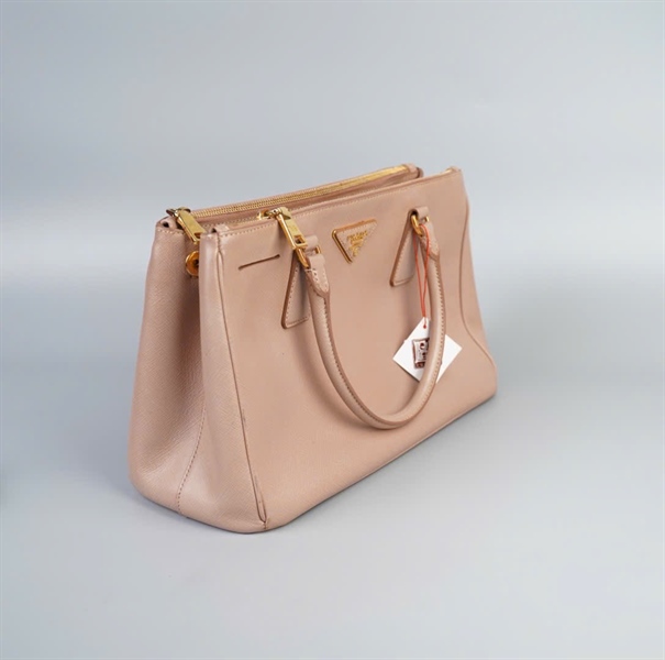 Túi Prada màu nude đậm size 30 KG+