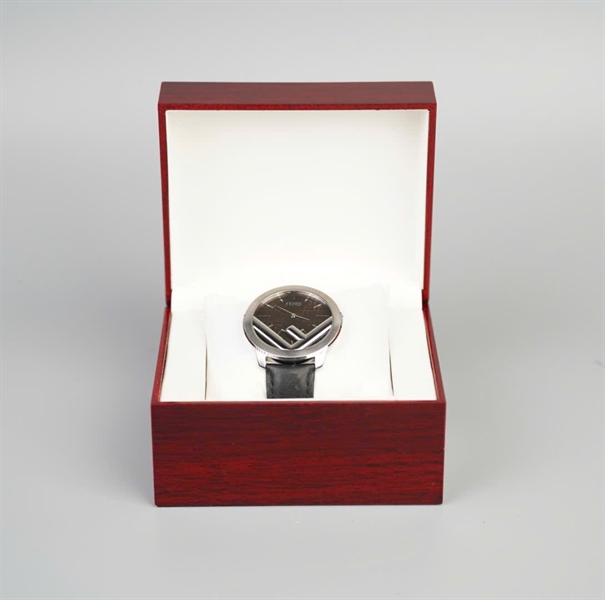 Đồng hồ Fendi mặt chữ F quai da đen KG+