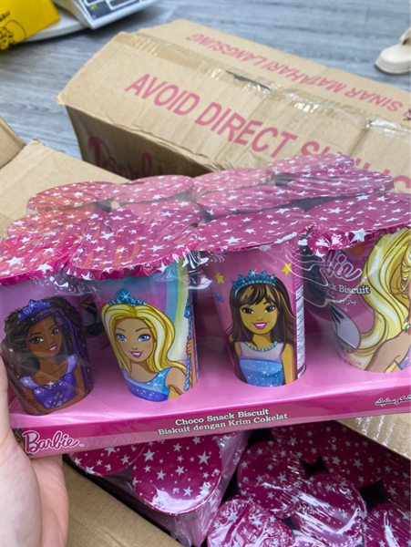 Bánh que barbie chấm socola