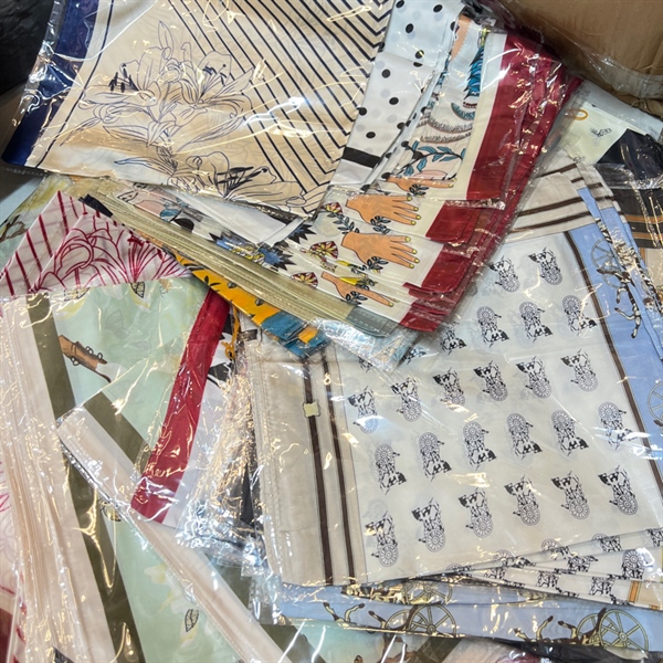 Khăn lụa voan silk vuông mỏng (dt)