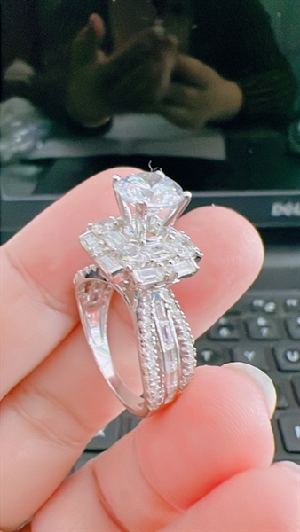 Nhẫn nữ đá dài 30