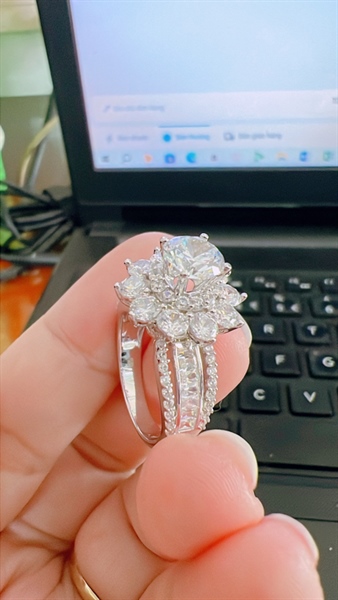 Nhẫn hoa 10 cánh tia 6.5li