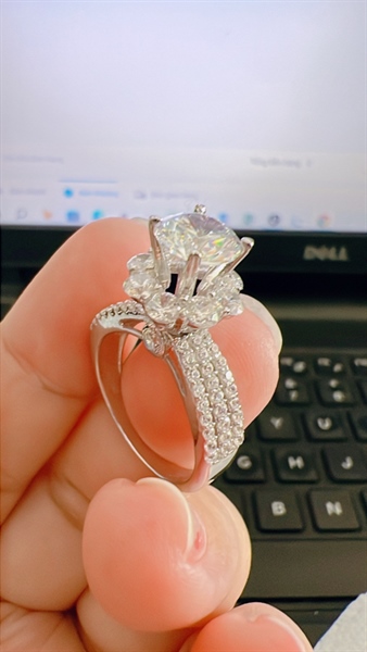 Nhẫn nữ hoa 8 cánh 6li