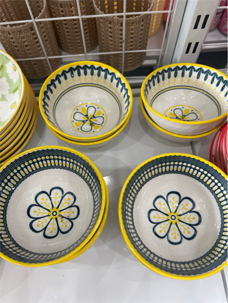 CHÉN SỨ VIỀN VÀNG