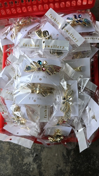 Kẹp hoa đá đẹp