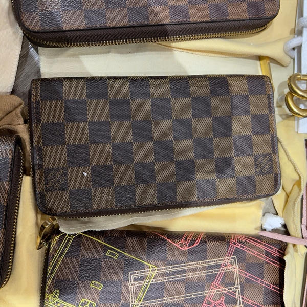 Ví LV ô vuông nâu khóa zip +