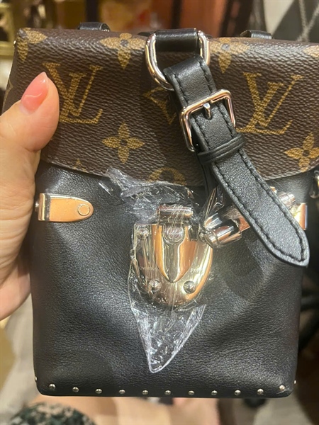 Túi LV camera đen chốt bạc sz 11cm (HC)+