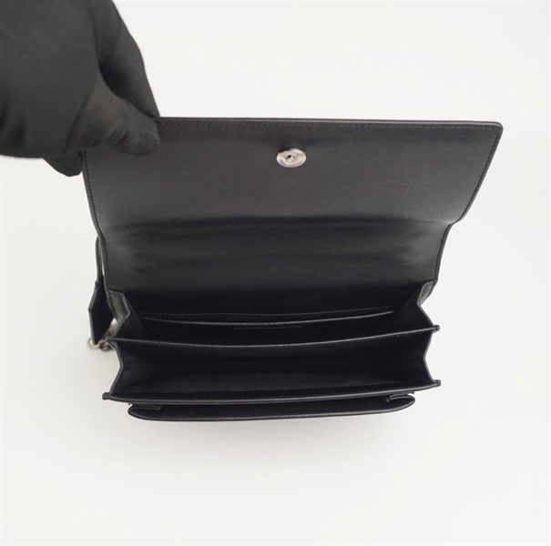 Túi YSL đen đính charm ngôi sao size 22 (TB)+