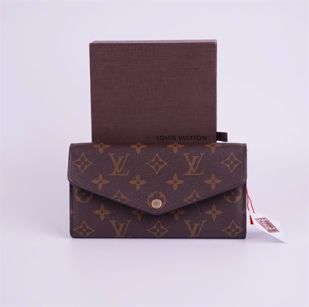 Ví LV hoa nâu lòng nâu nút vàng +