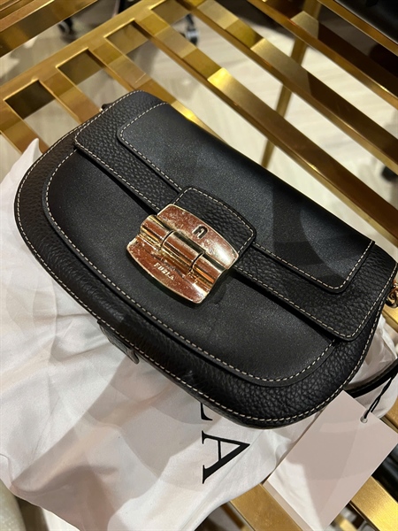 Túi Furla Crosbody đen size 21 KG+