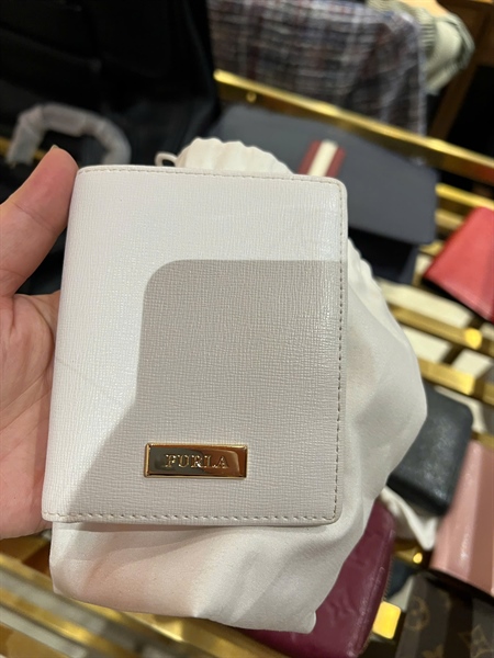 Ví Furla trắng gập 2 KG+
