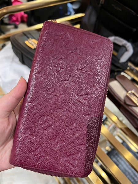 Ví LV hoa đỏ khóa zip KG+