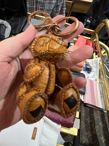 Charm MCM hình gấu nâu KG+