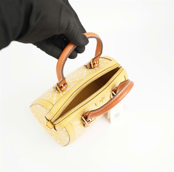 Túi Tory Burch trống màu vàng size 18 KG+
