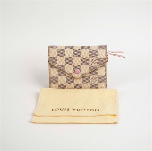 Ví LV ô vuông xám nắp chéo +