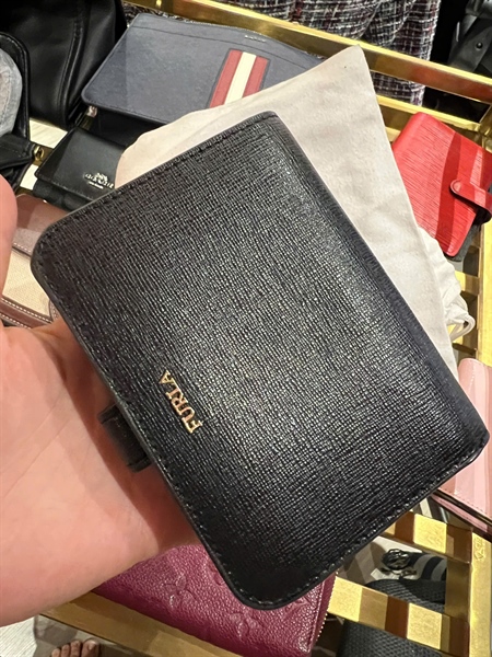 Ví Furla gập 2 khóa zip màu đen KG+