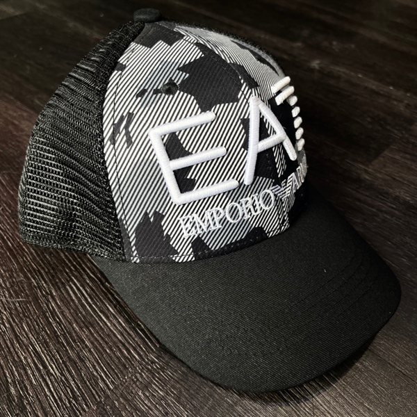 Nón kết lưới- Đen họa tiết EA7