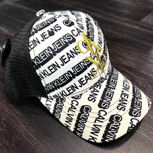 Nón Kết lưới -họa tiết CK logo vàng