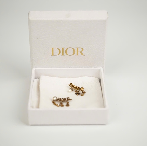 Bông tai Dior chữ kèm ngọc (BMC) +