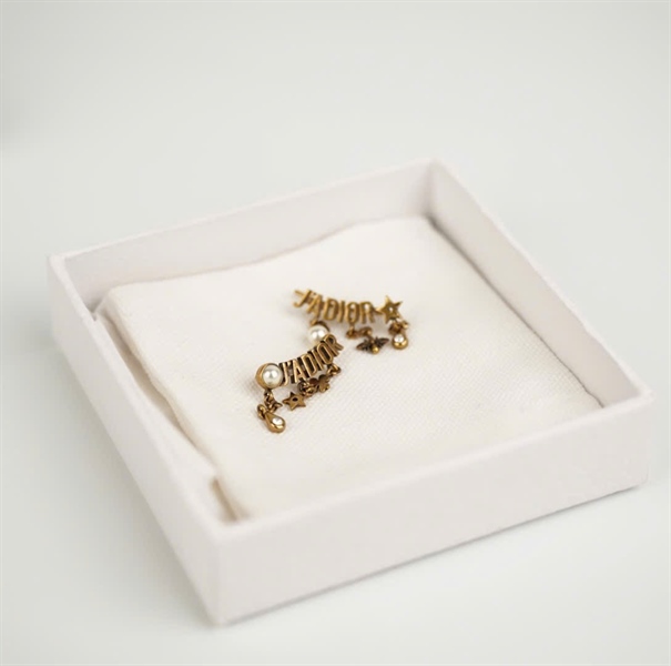 Bông tai Dior chữ kèm ngọc (BMC) +