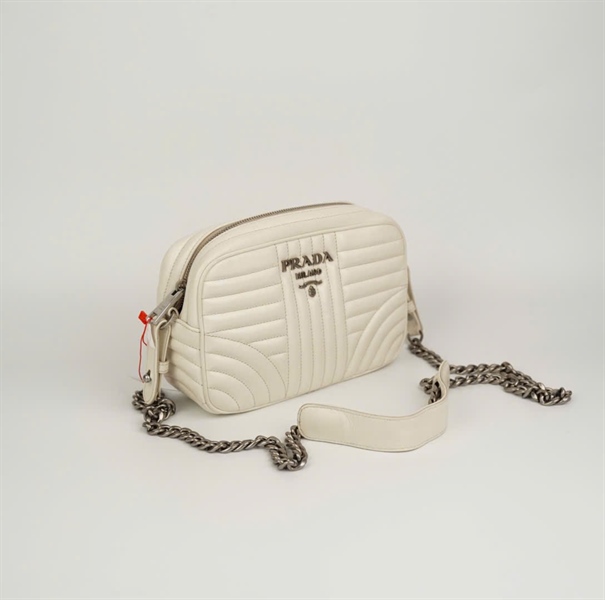 Túi Prada trắng size 21 (BMC) +