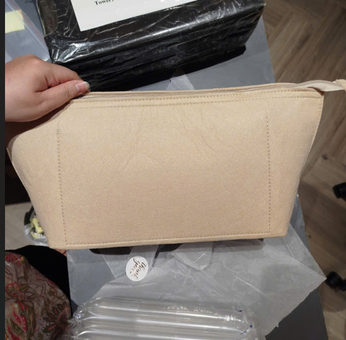 Lót form màu kem có khóa kéo size 16x19x30 +