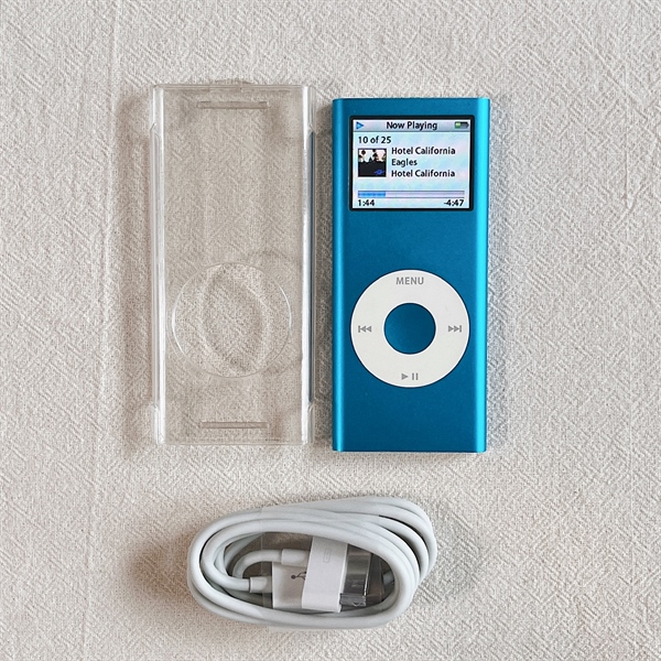 IPod Nano 2 Blue 4gb (kèm case nhựa trong)