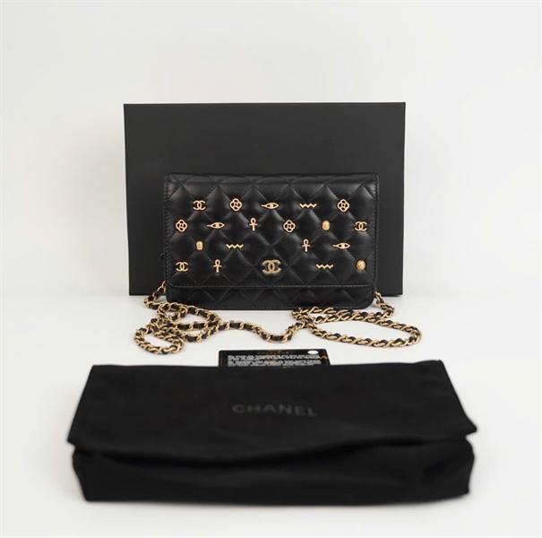 Túi Chanel charm đen (28021648) size 19 KG+