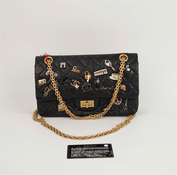 Túi Chanel charm đen 25605717 size 24 KG+