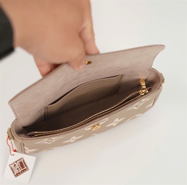 Túi LV kẹp nách hoa trắng nền xám size 20 (BQ) KG+