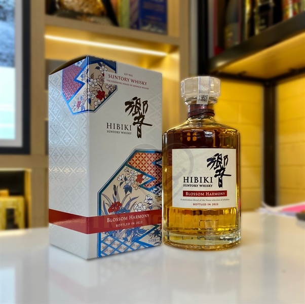 Hibiki Blossom Harmony 700ml 40%