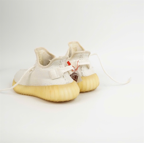 Giày Adidas trắng đế vàng size 38 KG+