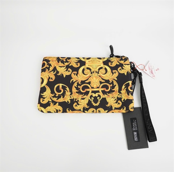 Túi Versace clutch đen hoa vàng size 26 KG+
