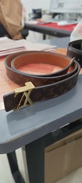Thắt lưng LV hoa nâu mặt logo vàng bản 2cm KG +