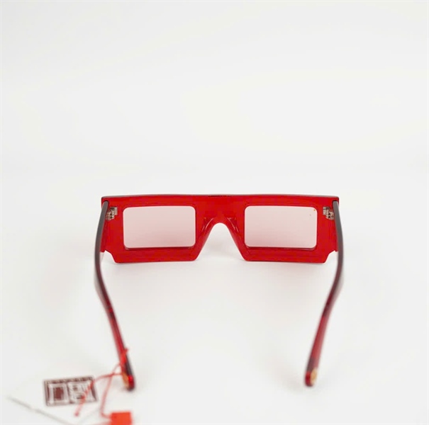 Kính Jacquemus màu đỏ KG+
