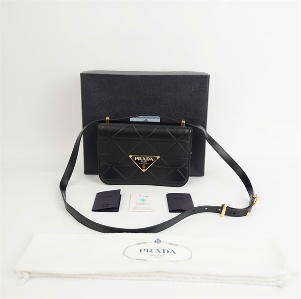 Túi Prada màu đen sz 21 +