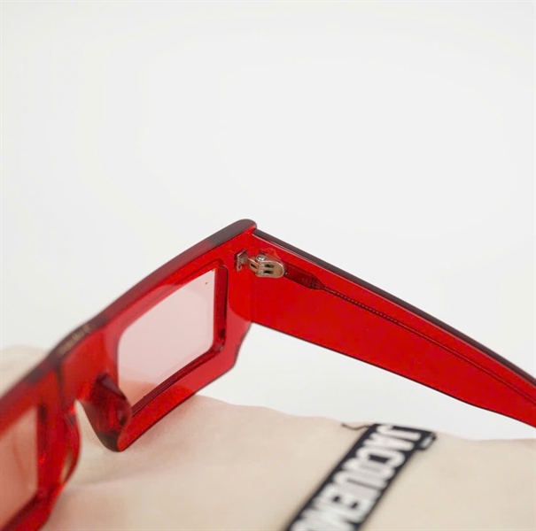 Kính Jacquemus màu đỏ KG+