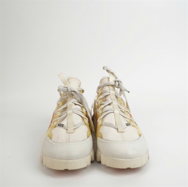 Giày Dior bata trắng phối vàng họa tiết trái tim sz40 +