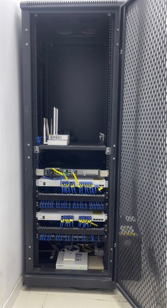 Dịch vụ đấu nối lại và làm gọn tủ server