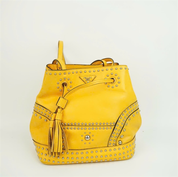 Túi Prada Vàng Gắn Đinh size 32 KG+