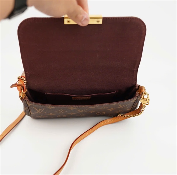 Túi LV kẹp nách hoa nâu sz22 +