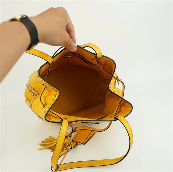 Túi Prada Vàng Gắn Đinh size 32 KG+