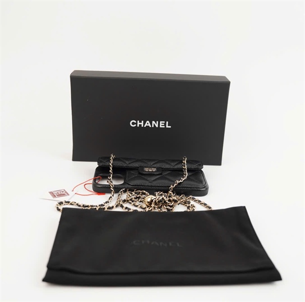 Ốp lưng Chanel đen (code G82C02LC) +