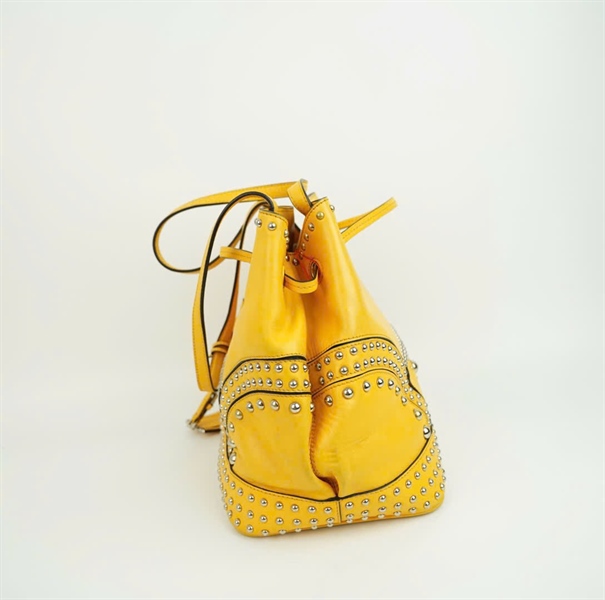 Túi Prada Vàng Gắn Đinh size 32 KG+