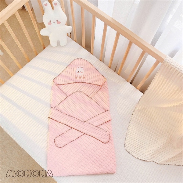 Ủ choàng đón bé thêu vải Waffle 80*80