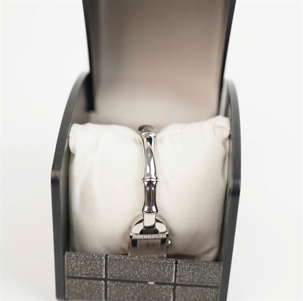 Đồng hồ GG mặt vuông đính đá quai trúc bạc (10590833) +