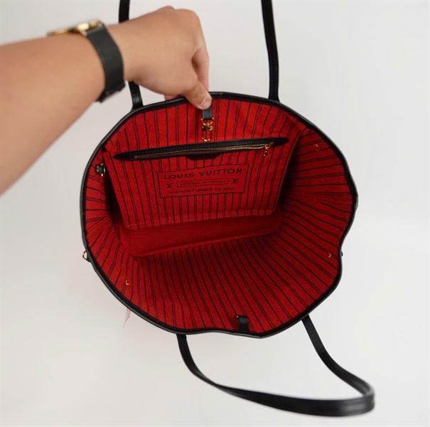 Túi LV hoa nâu lòng đỏ in hình kèm ví sz32 (HC) +